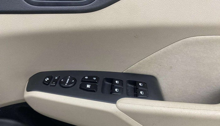 2018 Hyundai Verna 1.6 VTVT SX, Petrol, Manual, 29,835 km, Driver Side Door Panels Control