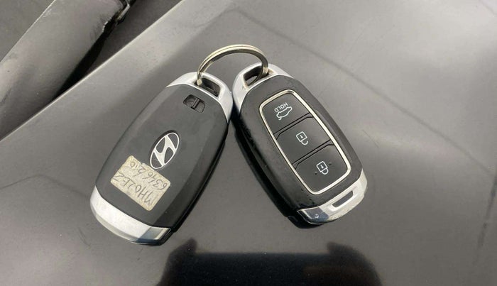 2018 Hyundai Verna 1.6 VTVT SX, Petrol, Manual, 29,835 km, Key Close Up