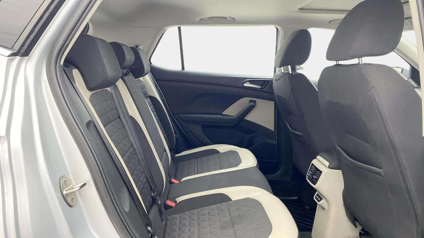 2022 Volkswagen TAIGUN GT PLUS 1.5 TSI DSG, Petrol, Automatic, 78,997 km, Right Side Rear Door Cabin