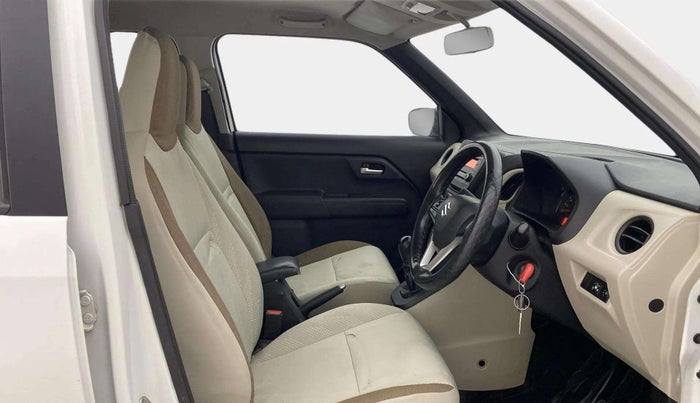 2019 Maruti New Wagon-R VXI 1.2, CNG, Manual, 75,136 km, Right Side Front Door Cabin