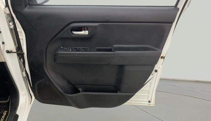 2019 Maruti New Wagon-R VXI 1.2, CNG, Manual, 75,136 km, Driver Side Door Panels Control