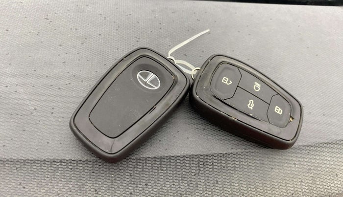 2022 Tata TIAGO NRG XZ MT, Petrol, Manual, 10,893 km, Key Close Up
