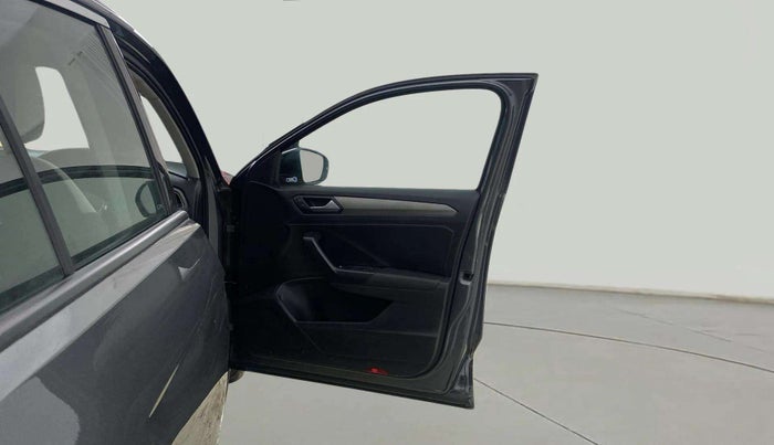 2021 Volkswagen T-ROC 1.5 TSI AT, Petrol, Automatic, 77,848 km, RHS Front Door