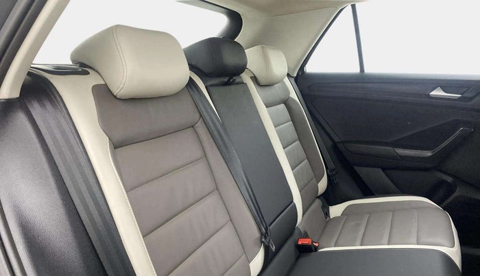 2021 Volkswagen T-ROC 1.5 TSI AT, Petrol, Automatic, 77,848 km, Right Side Rear Door Cabin