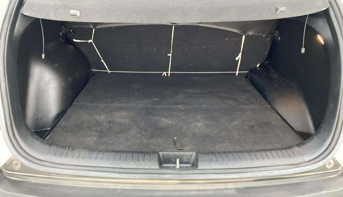 2018 Hyundai Creta SX (O) 1.6 PETROL, Petrol, Manual, 72,351 km, Boot Inside
