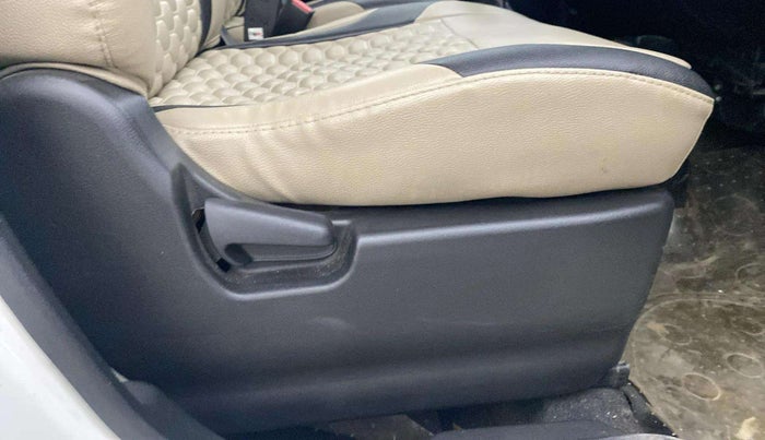 2017 Maruti Wagon R 1.0 VXI, CNG, Manual, 54,777 km, Driver Side Adjustment Panel