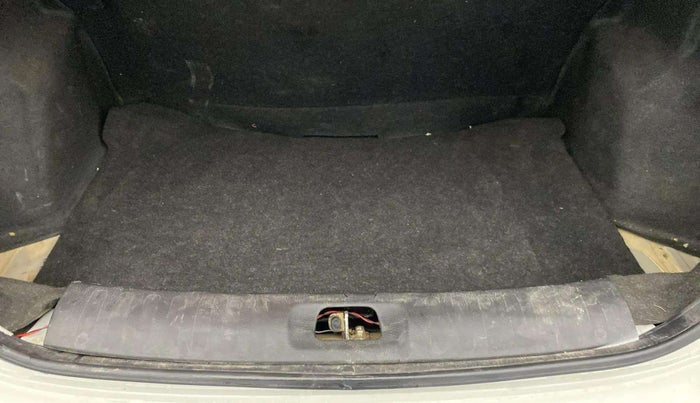 2014 Maruti Swift Dzire VXI, Petrol, Manual, 40,011 km, Boot Inside
