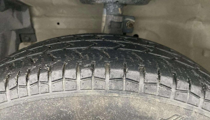 2014 Maruti Swift Dzire VXI, Petrol, Manual, 40,011 km, Left Front Tyre Tread