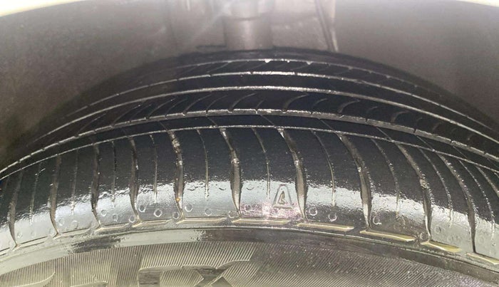 2021 Hyundai NEW I20 ASTA 1.2 AT, Petrol, Automatic, 15,319 km, Right Front Tyre Tread