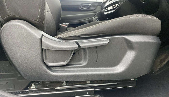 2021 Hyundai NEW I20 ASTA 1.2 AT, Petrol, Automatic, 15,319 km, Driver Side Adjustment Panel