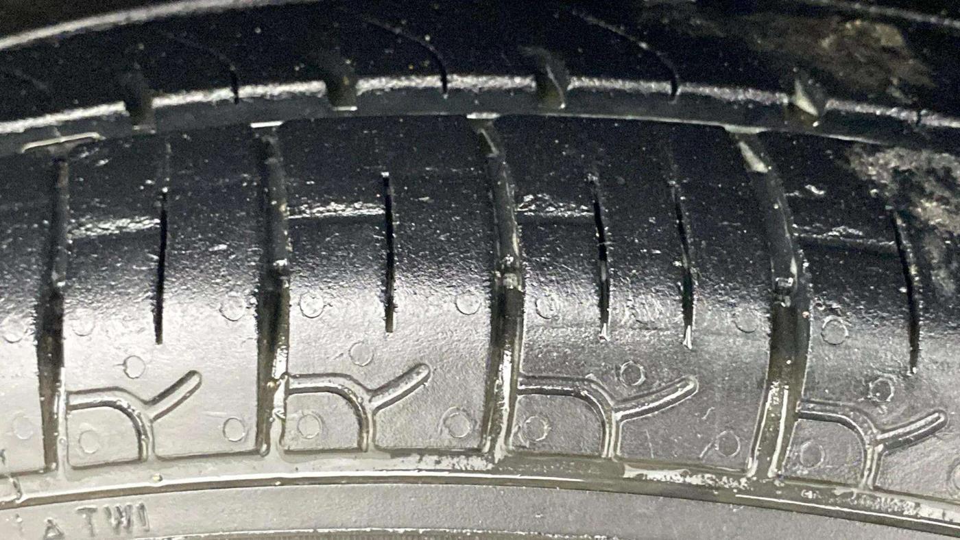2014 Maruti Alto 800 LXI, Petrol, Manual, 54,726 km, Left Front Tyre Tread
