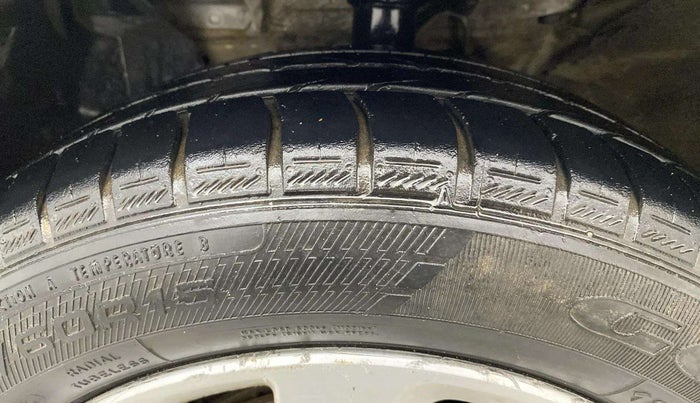 2015 Nissan Micra XV CVT, CNG, Automatic, 1,19,378 km, Left Front Tyre Tread