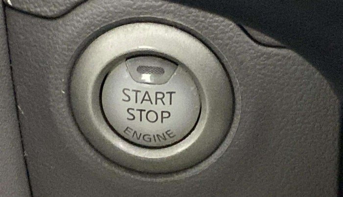 2015 Nissan Micra XV CVT, CNG, Automatic, 1,19,378 km, Keyless Start/ Stop Button