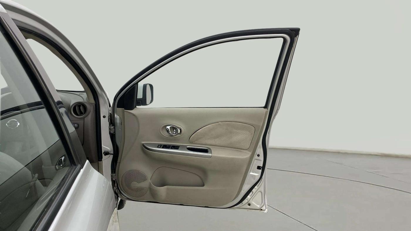 2015 Nissan Micra XV CVT, CNG, Automatic, 1,19,378 km, RHS Front Door