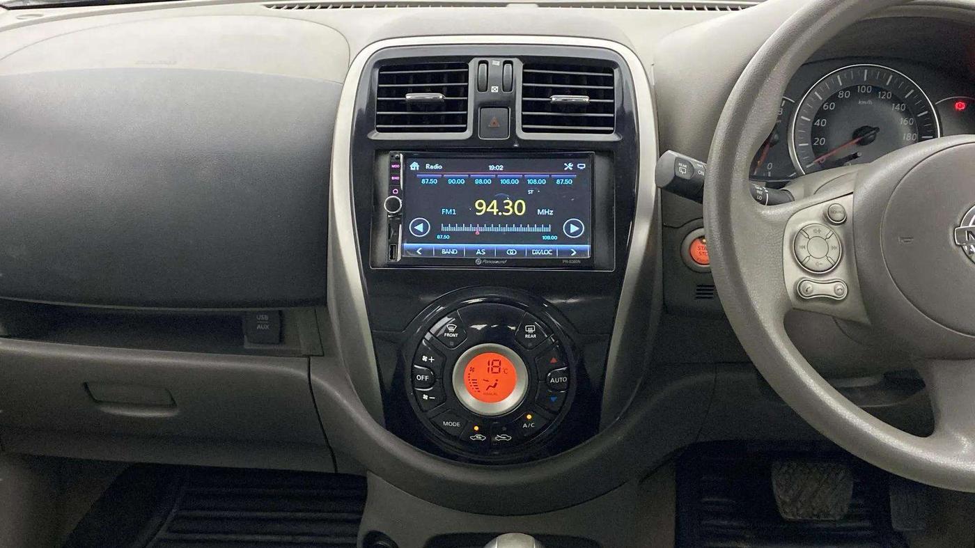 2015 Nissan Micra XV CVT, CNG, Automatic, 1,19,378 km, Air Conditioner