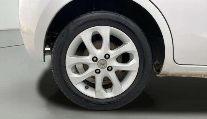 2015 Nissan Micra XV CVT, CNG, Automatic, 1,19,378 km, Right Rear Wheel