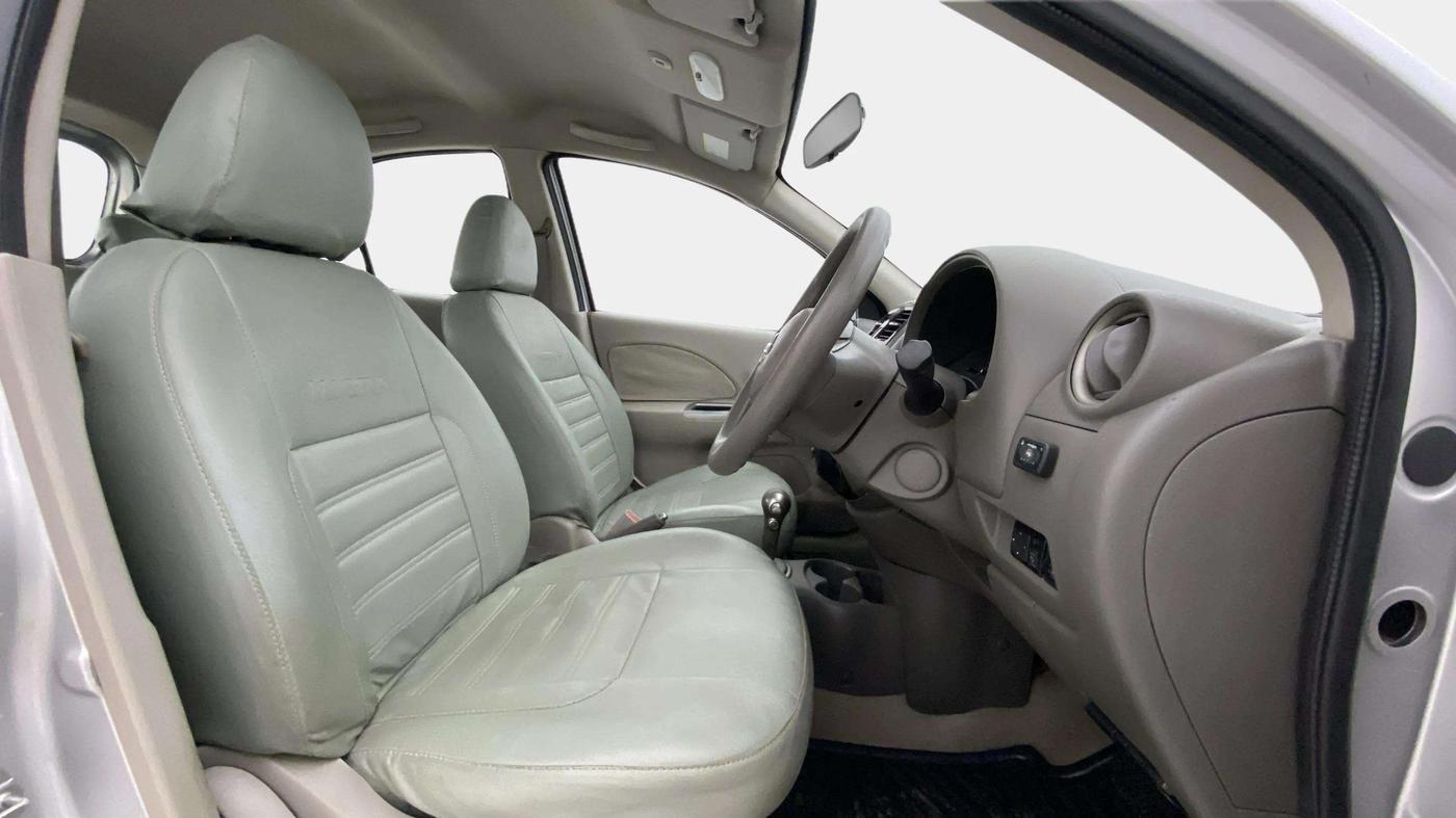 2015 Nissan Micra XV CVT, CNG, Automatic, 1,19,378 km, Right Side Front Door Cabin