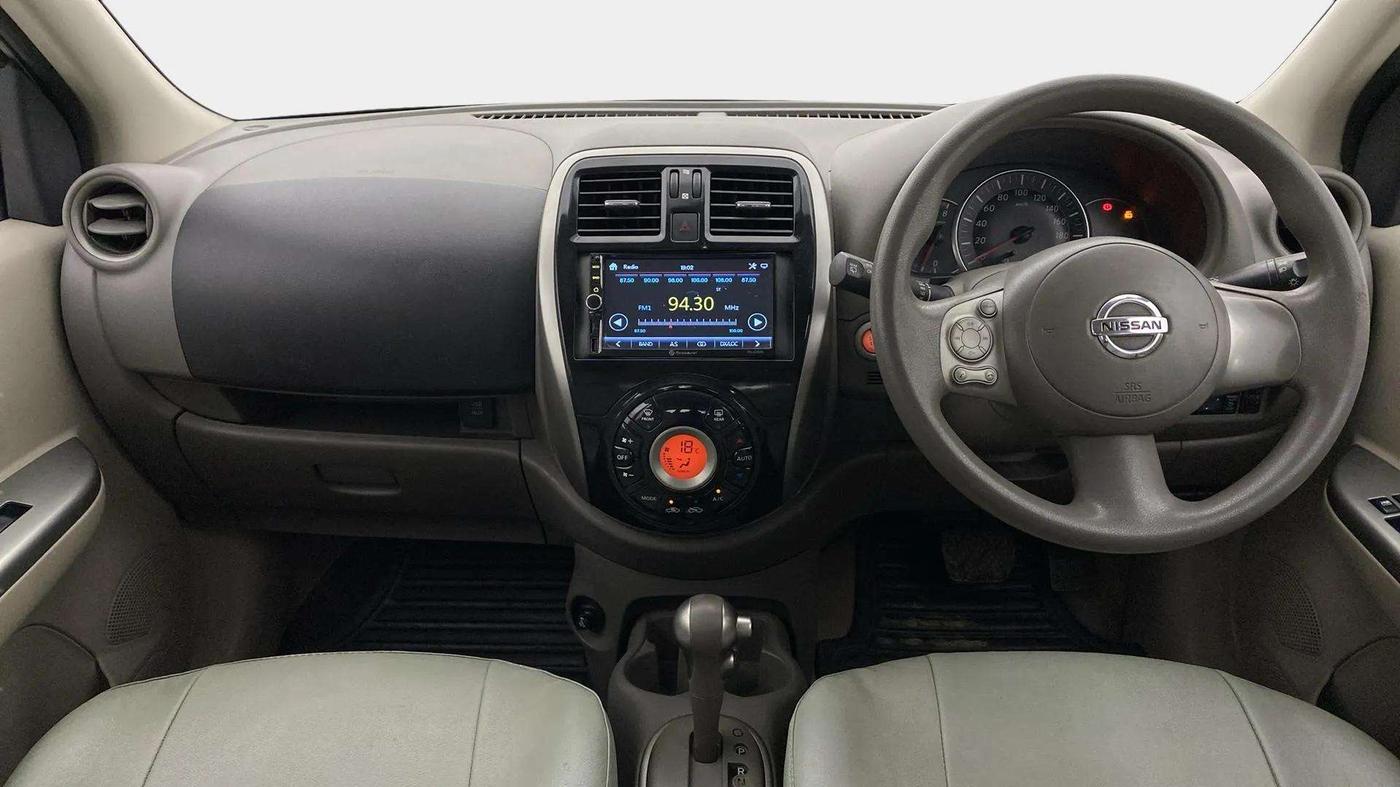 2015 Nissan Micra XV CVT, CNG, Automatic, 1,19,378 km, Dashboard