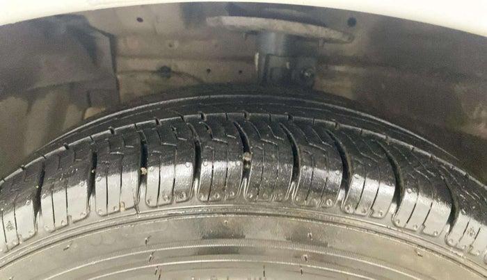 2020 Maruti Ciaz DELTA 1.5 SHVS MT PETROL, Petrol, Manual, 49,783 km, Left Front Tyre Tread