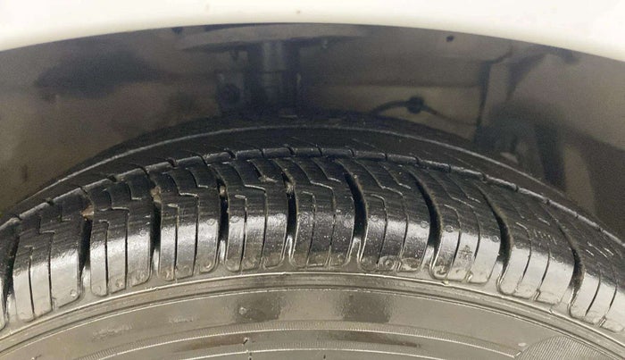 2020 Maruti Ciaz DELTA 1.5 SHVS MT PETROL, Petrol, Manual, 49,783 km, Right Front Tyre Tread