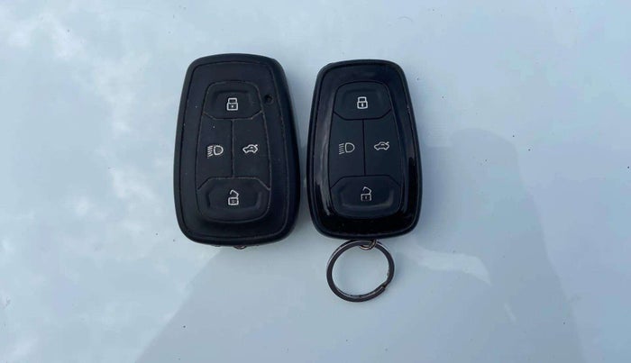 2022 Tata TIGOR XZ PLUS CNG, CNG, Manual, 64,131 km, Key Close Up