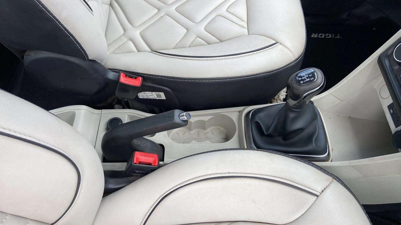 2022 Tata TIGOR XZ PLUS CNG, CNG, Manual, 64,479 km, Gear Lever