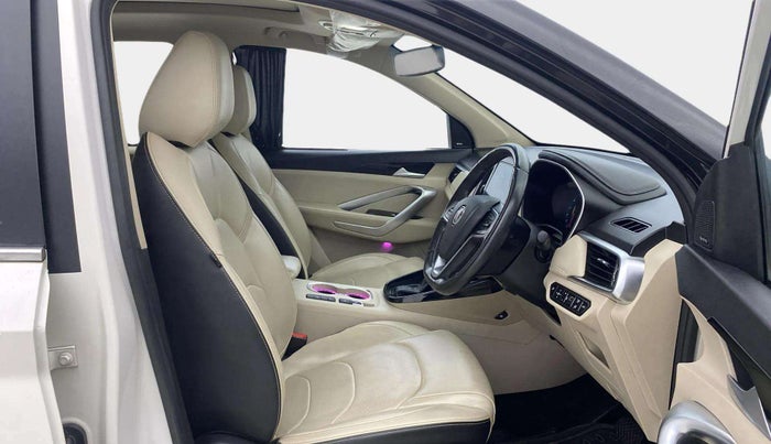 2021 MG HECTOR SHARP 1.5 PETROL CVT, Petrol, Automatic, 28,525 km, Right Side Front Door Cabin