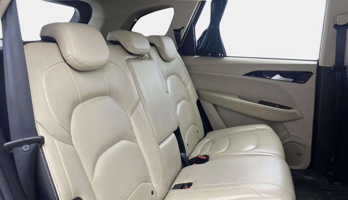 2021 MG HECTOR SHARP 1.5 PETROL CVT, Petrol, Automatic, 28,525 km, Right Side Rear Door Cabin