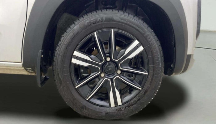 2023 Renault Kwid CLIMBER AMT 1.0, Petrol, Automatic, 10,259 km, Right Front Wheel