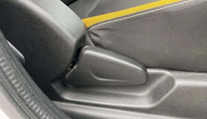 2023 Renault Kwid CLIMBER AMT 1.0, Petrol, Automatic, 10,259 km, Driver Side Adjustment Panel