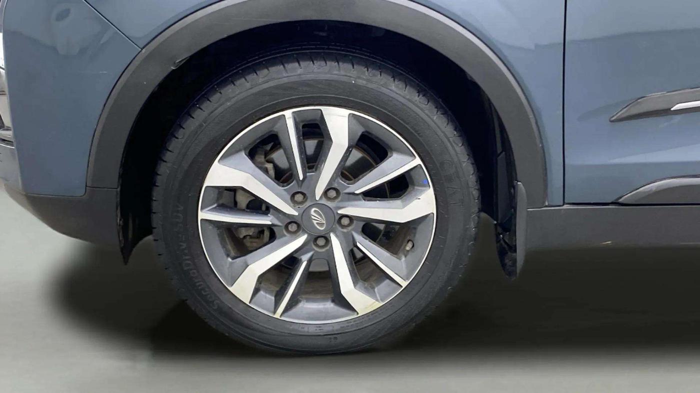 2021 Mahindra XUV300 W8 (O) 1.5 DIESEL, Diesel, Manual, 65,014 km, Left Front Wheel