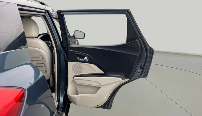2021 Mahindra XUV300 W8 (O) 1.5 DIESEL, Diesel, Manual, 65,014 km, RHS Rear Door
