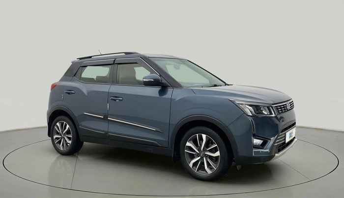 2021 Mahindra XUV300 W8 (O) 1.5 DIESEL, Diesel, Manual, 65,014 km, Right Front Diagonal