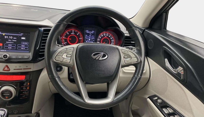2021 Mahindra XUV300 W8 (O) 1.5 DIESEL, Diesel, Manual, 65,014 km, Steering Wheel Close Up