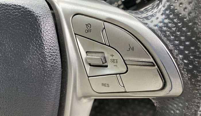 2021 Mahindra XUV300 W8 (O) 1.5 DIESEL, Diesel, Manual, 65,014 km, Adaptive Cruise Control