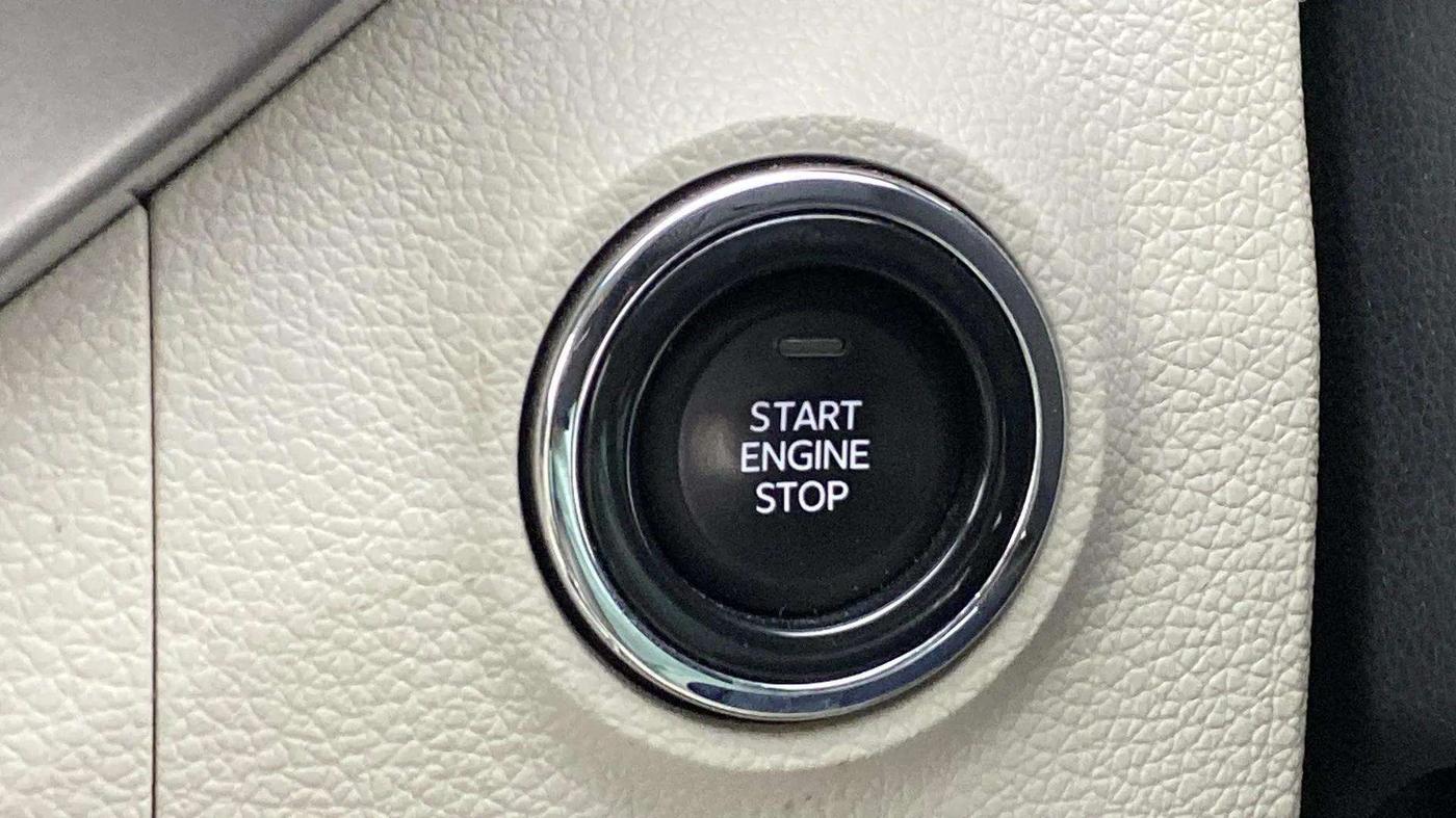 2021 Mahindra XUV300 W8 (O) 1.5 DIESEL, Diesel, Manual, 65,014 km, Keyless Start/ Stop Button