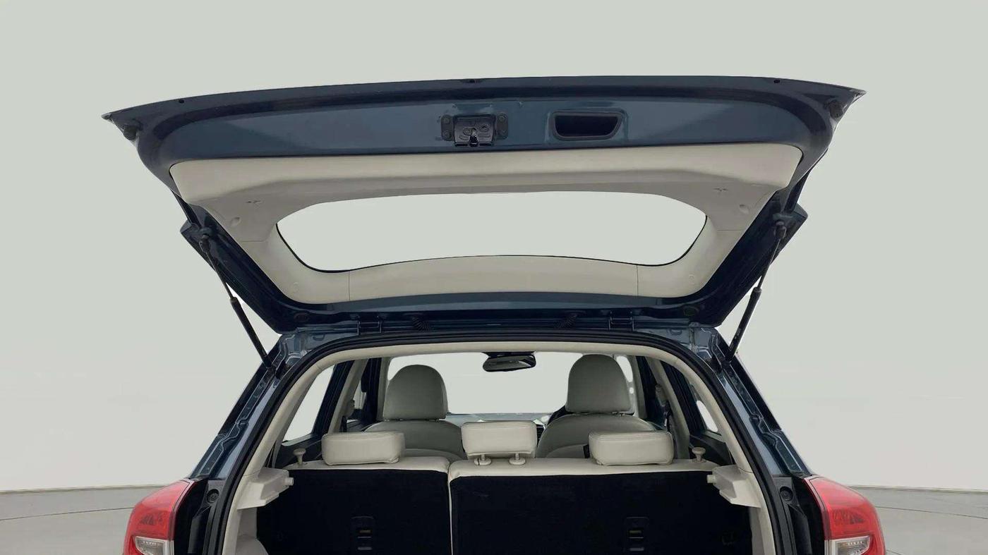 2021 Mahindra XUV300 W8 (O) 1.5 DIESEL, Diesel, Manual, 65,014 km, Boot Door Open