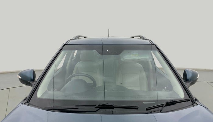 2021 Mahindra XUV300 W8 (O) 1.5 DIESEL, Diesel, Manual, 65,014 km, Front Windshield