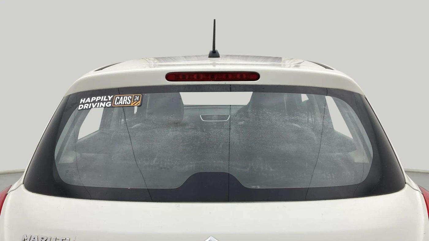 2017 Maruti Swift VDI (O), Diesel, Manual, 1,56,813 km, Rear Windshield