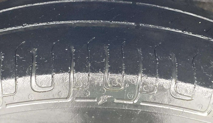 2017 Maruti Swift VDI (O), Diesel, Manual, 1,56,813 km, Right Front Tyre Tread