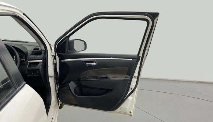 2017 Maruti Swift VDI (O), Diesel, Manual, 1,56,813 km, RHS Front Door