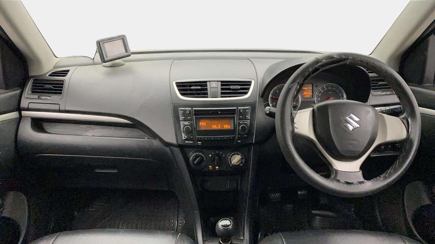 2017 Maruti Swift VDI (O), Diesel, Manual, 1,56,813 km, Dashboard