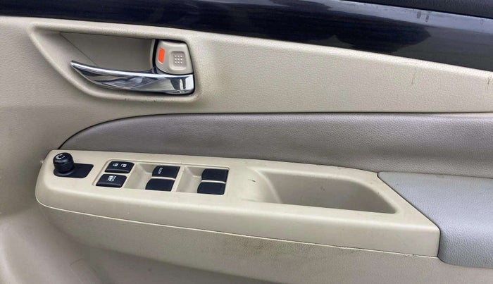 2018 Maruti Ciaz DELTA 1.4 MT PETROL, Petrol, Manual, 38,626 km, Driver Side Door Panels Control