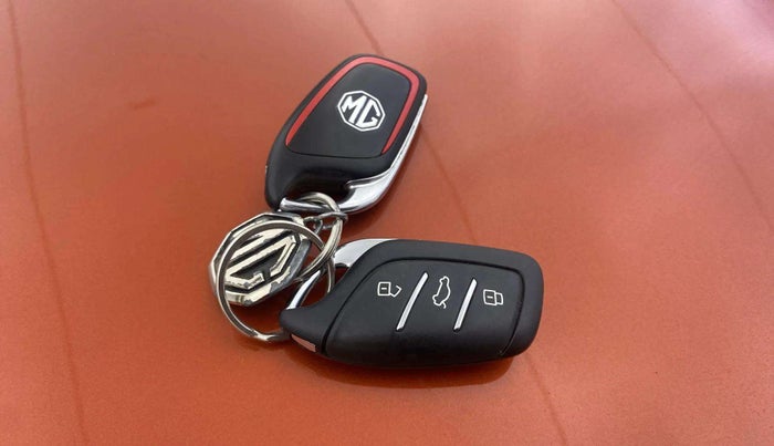 2022 MG ASTOR SHARP 1.5 MT, Petrol, Manual, 29,853 km, Key Close Up