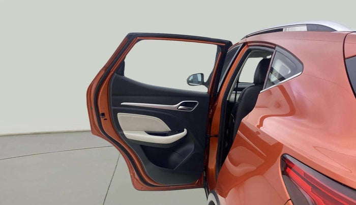 2022 MG ASTOR SHARP 1.5 MT, Petrol, Manual, 29,853 km, LHS Rear Door