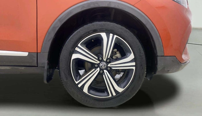 2022 MG ASTOR SHARP 1.5 MT, Petrol, Manual, 29,853 km, Right Front Wheel