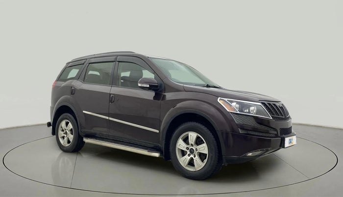 2015 Mahindra XUV500 W8, Diesel, Manual, 46,675 km, Right Front Diagonal