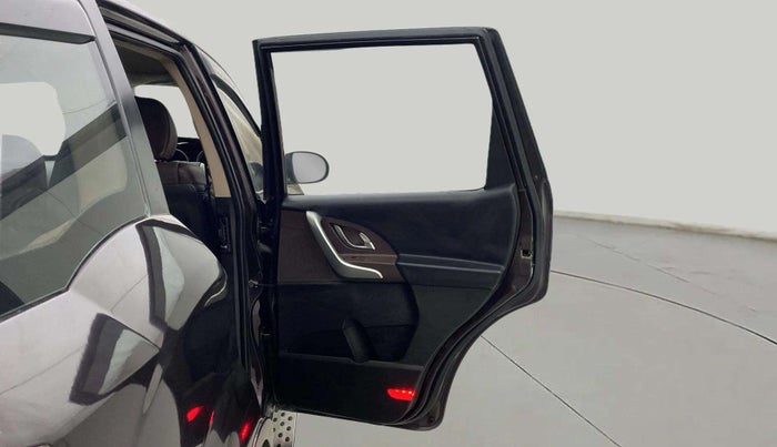 2015 Mahindra XUV500 W8, Diesel, Manual, 46,675 km, RHS Rear Door