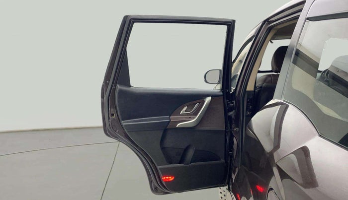 2015 Mahindra XUV500 W8, Diesel, Manual, 46,675 km, LHS Rear Door