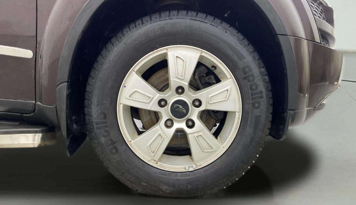 2015 Mahindra XUV500 W8, Diesel, Manual, 46,675 km, Right Front Wheel